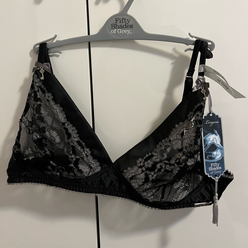 NWT Fifty Shades of Grey Large Black Lace Bralette